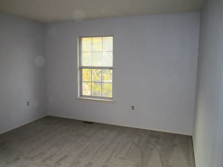 92 Versailles Ct — Photo 23