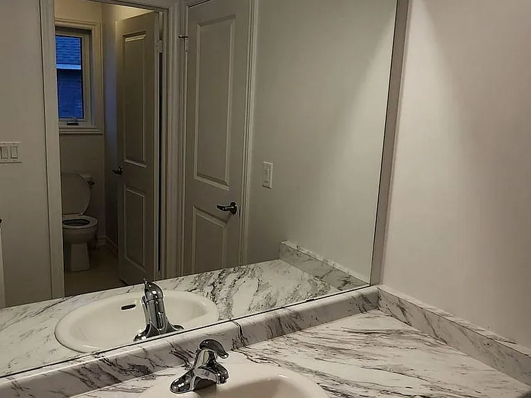 373 Russell St — Photo 31