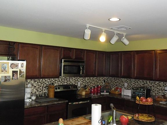 3rd image of 10324 W Hilton Ave