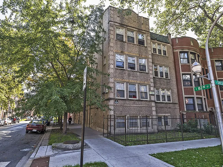 8201 S Drexel — Photo 13