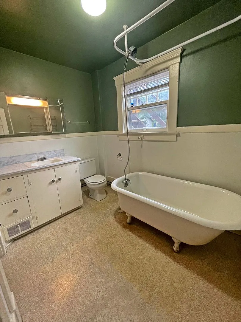 914 Vaughn St. — Photo 4