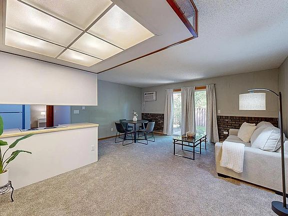 5th image of 2604 4th Ave NE APT 1