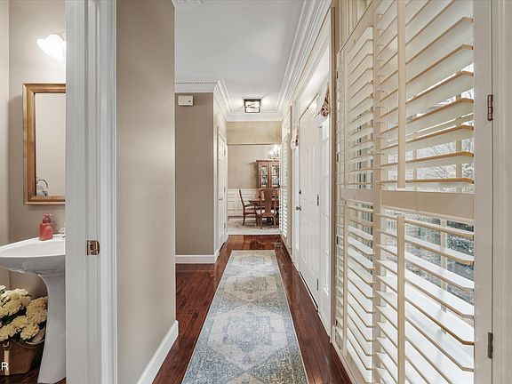5th image of 1826 Peppertree Dr