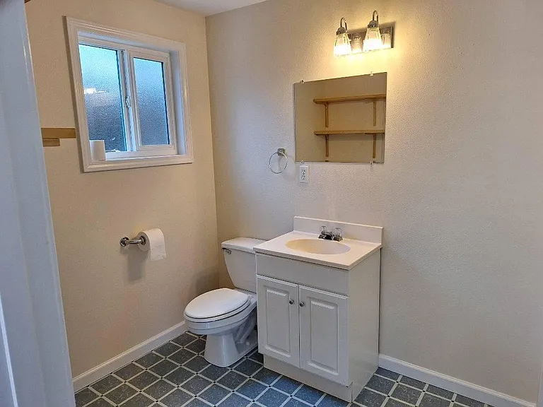 1/2 bath