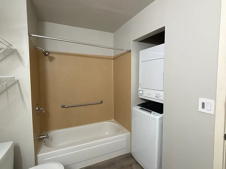 6410 8th Ave NE #101 — Photo 7