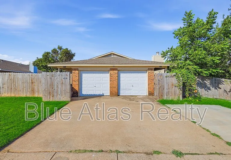 2747 Countryside Ln — Photo 2