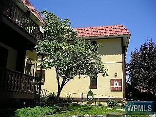 1st image of Granada Cres