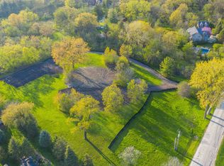 7S710 Donwood Dr W, Naperville, IL 60540