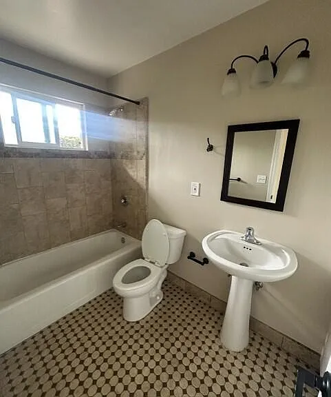 622 W Arrellaga St #B — Photo 6