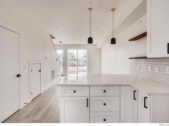 3rd image of 1917 W Elk Place #1