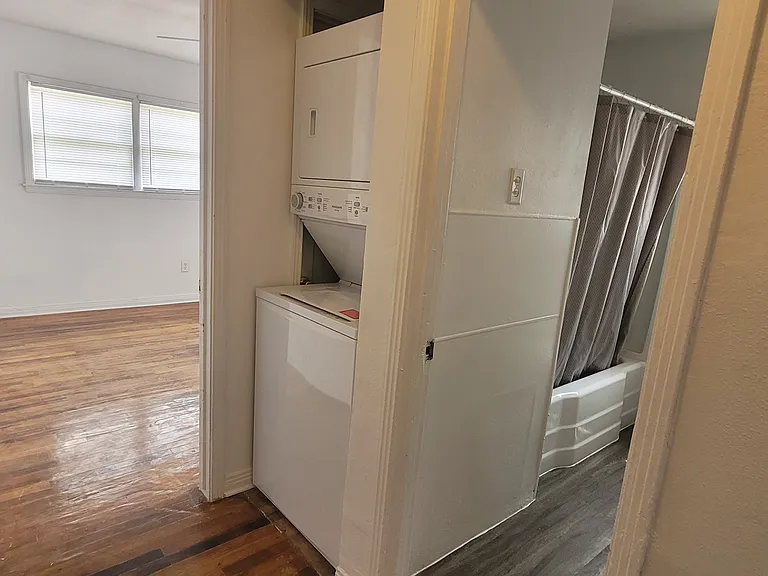 2733 Hilltop Dr — Photo 14