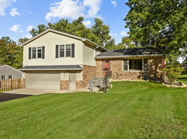 445 Stanford Dr, Marengo, IL 60152