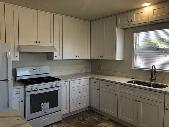 2nd image of 3285 Buena Vista Ave #3285
