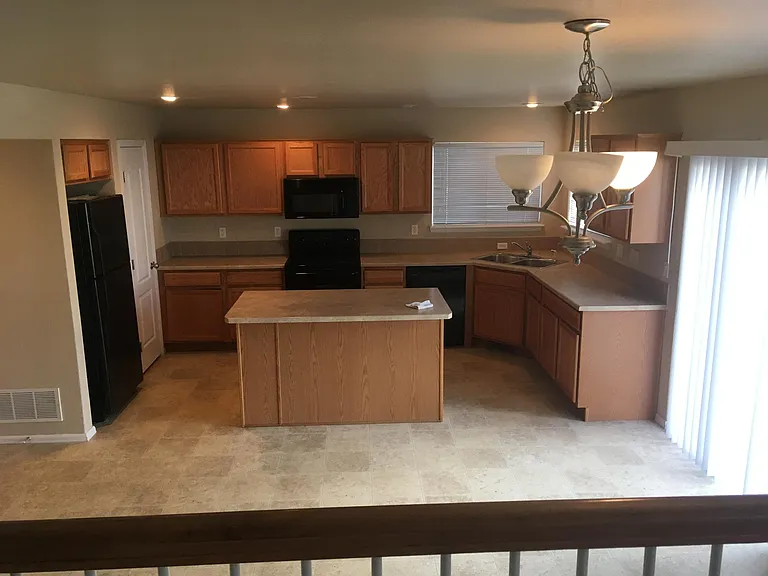 7628 Canyon Oak Dr — Photo 2