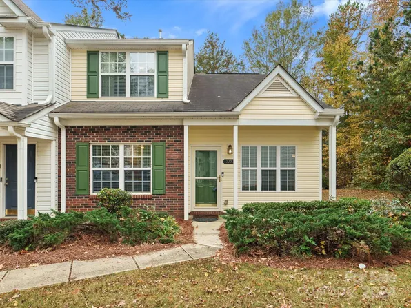 5153 Magnolia Tree Ln, Charlotte, NC 28215