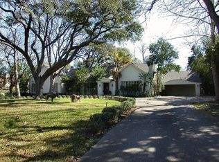 360 Elizabeth Rd, Terrell Hills, TX 78209