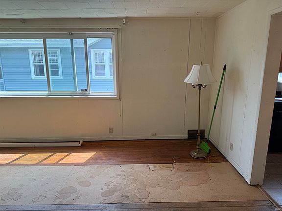 4th image of 837 S 36th St