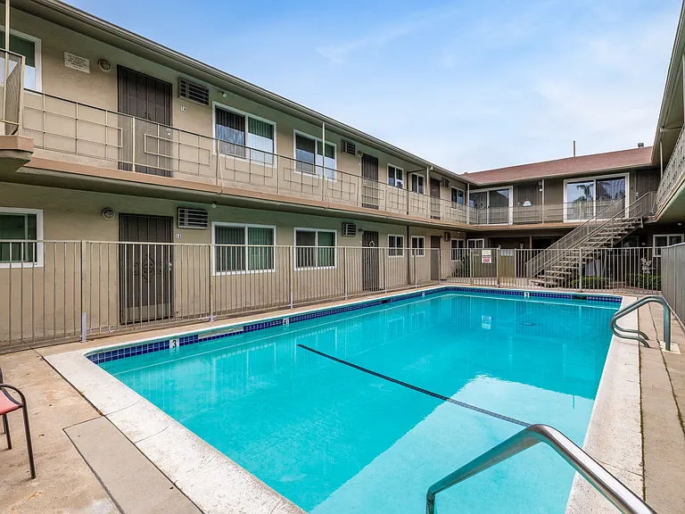 Woodruff Apartments — Photo 2