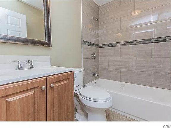 4th image of 10354 Wilmington Ave