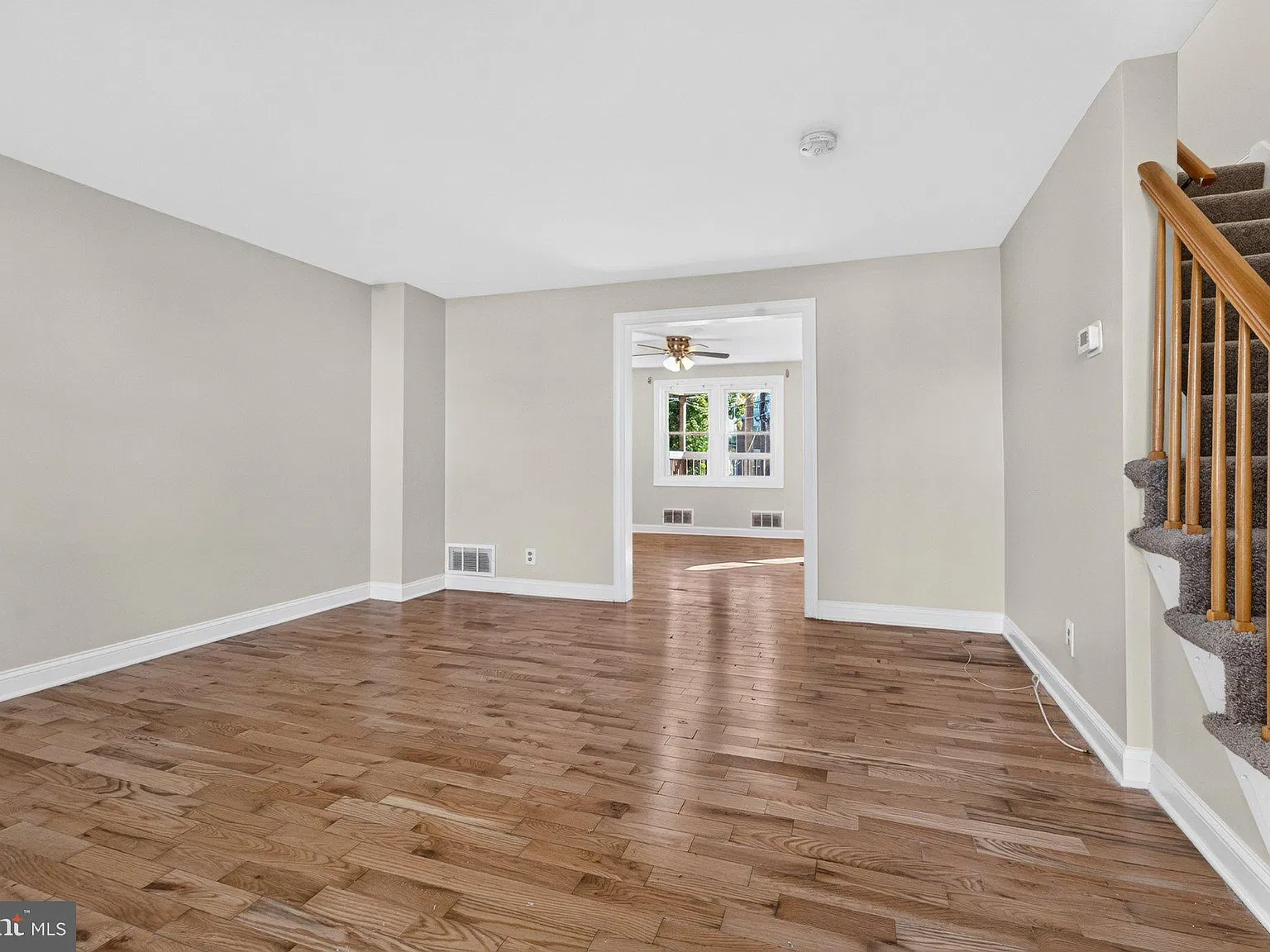 3 bed, 1.5 bath, 1320 sqft, $1,850 — Photo 3