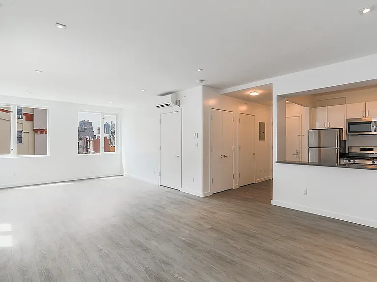 165 Vanderbilt Ave #A — Photo 8