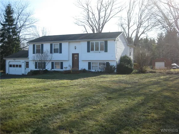 1287 N Hamlin Rd, Hamlin, NY 14464