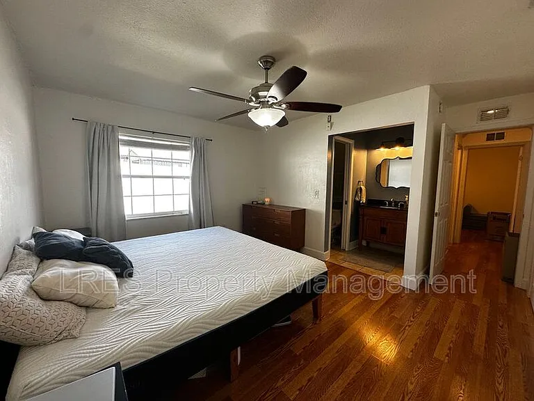 910 Sycamore Ln — Photo 15