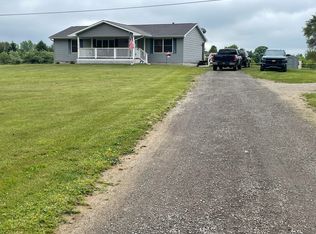 909 W Barnes Rd, Fostoria, MI 48435