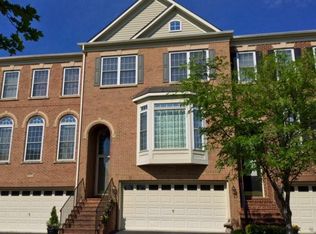 25878 Commons Sq, Chantilly, VA 20152