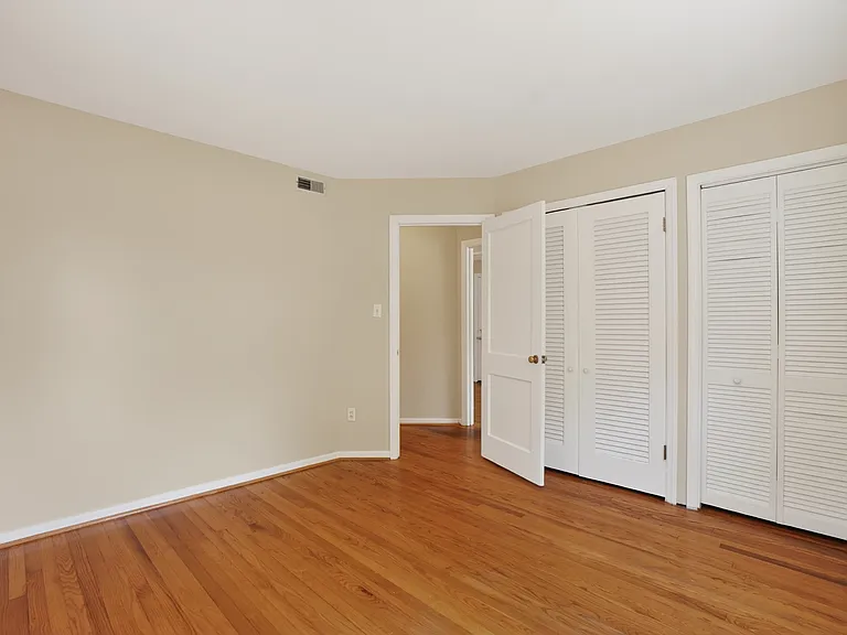 6410 Cavalier Dr — Photo 15