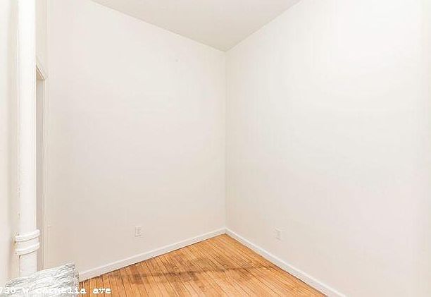 1st image of 730 W Cornelia Ave #512