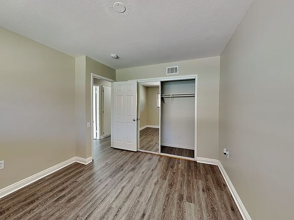 5th image of 386 W 53rd St