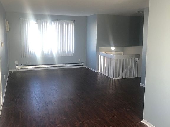 5th image of 634 Belle Plaine Ave