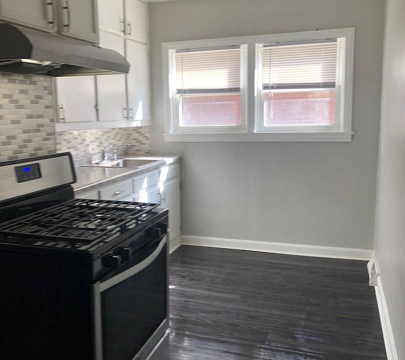 1st image of 529 E 7th St Unit 1