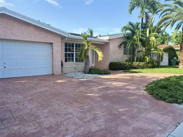 8871 SW 54th St, Miami, FL 33165