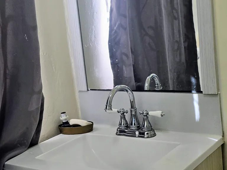 2422 E 7th St #1/2 — Photo 5