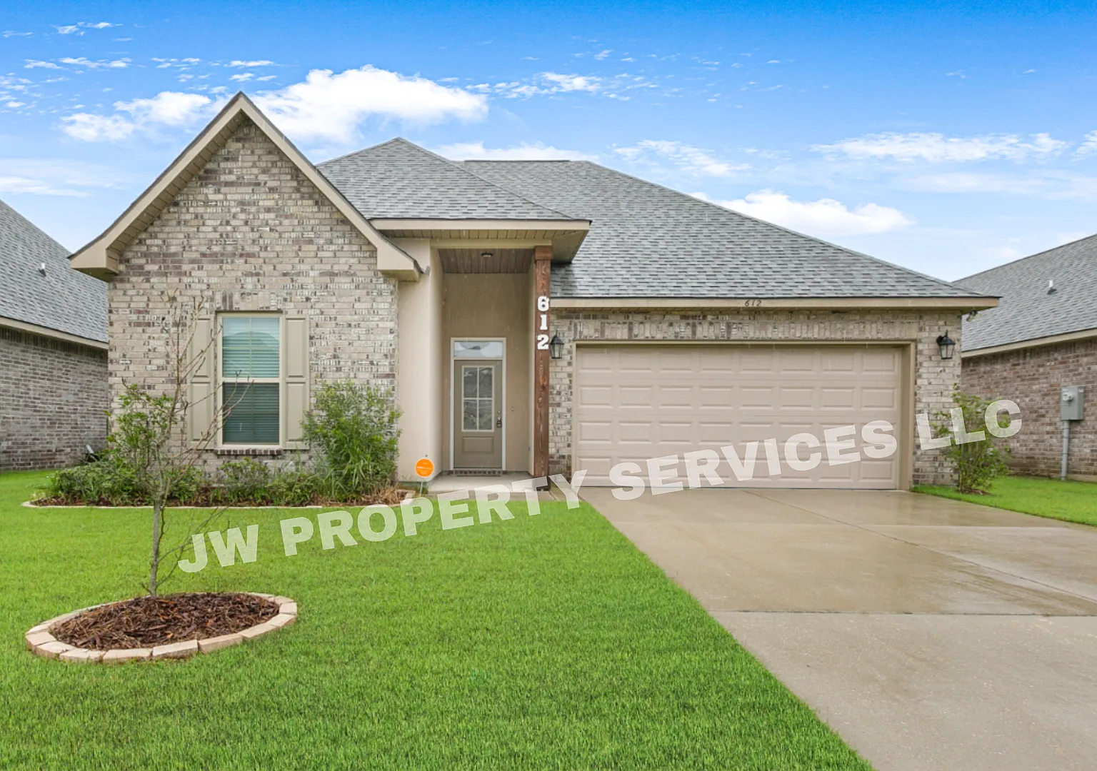 Spacious 3-Bedroom Home in Slidell Modern Comfort & Convenient Location — Photo 1