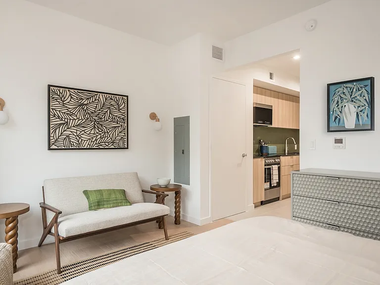 975 Nostrand Ave #404 — Photo 3