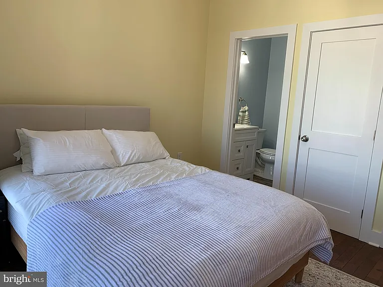 2502 Jefferson St — Photo 13