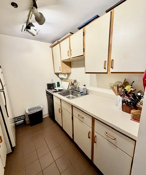 300 Commercial St #602 — Photo 18