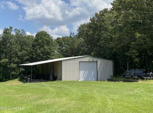 9592 Brownsferry Rd, Senatobia, MS 38668