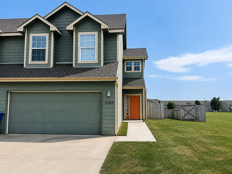 2705 Kathie Dr — Photo 1