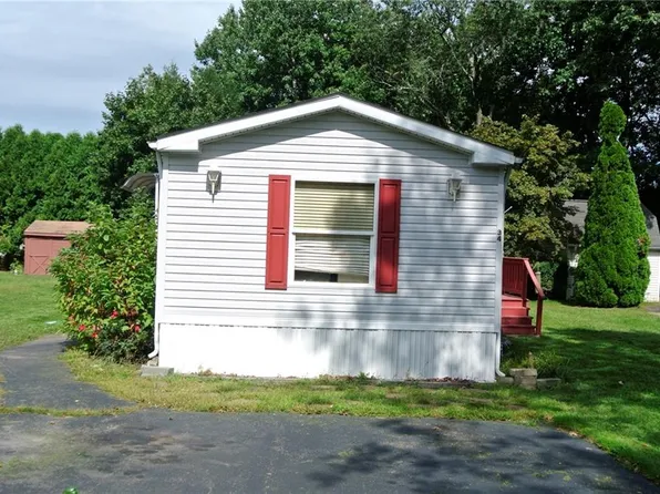 34 Kelly Ln, Coventry, RI 02816