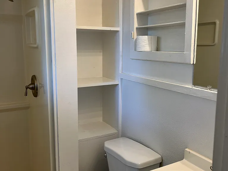 431 E Woodard St #101 — Photo 26