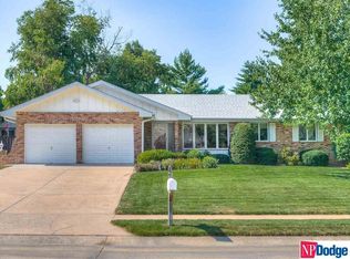16306 Oak Cir, Omaha, NE 68130