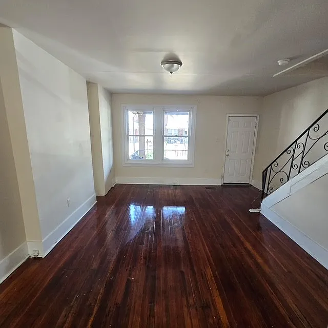 3 bed, 1024 sqft, $1,895 — Photo 2