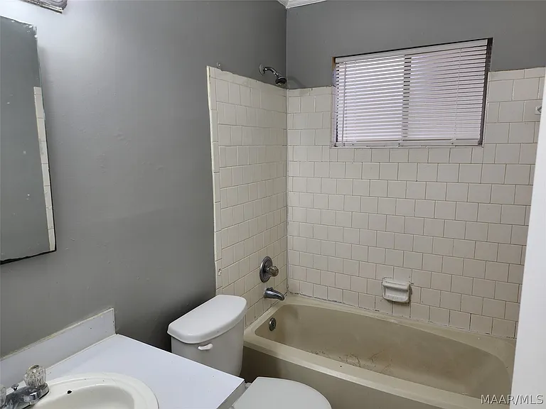6105 Jennifer Ln — Photo 11