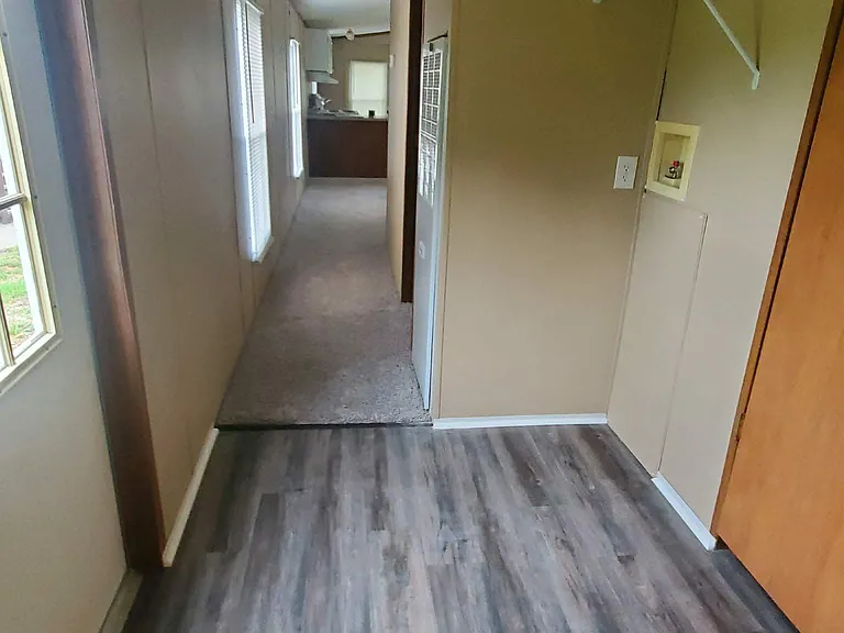 1007 Barberry Ct — Photo 6