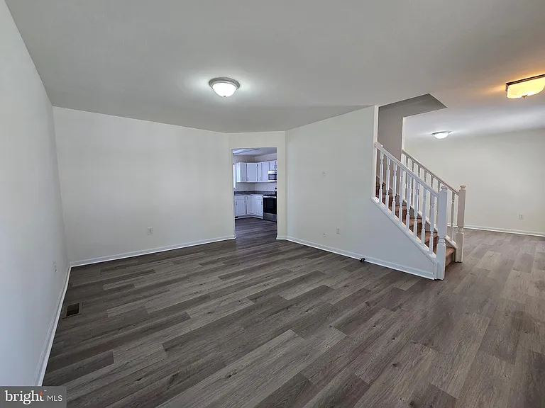 23 Lordship Ln — Photo 4