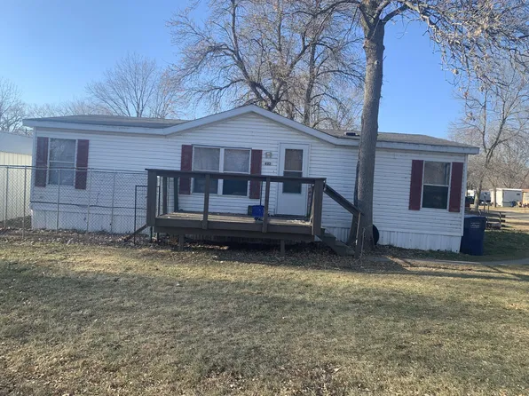 403 12th St SE, Watertown, SD 57201
